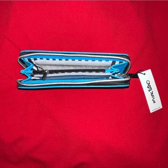 Authentic - Picture 3 of 5